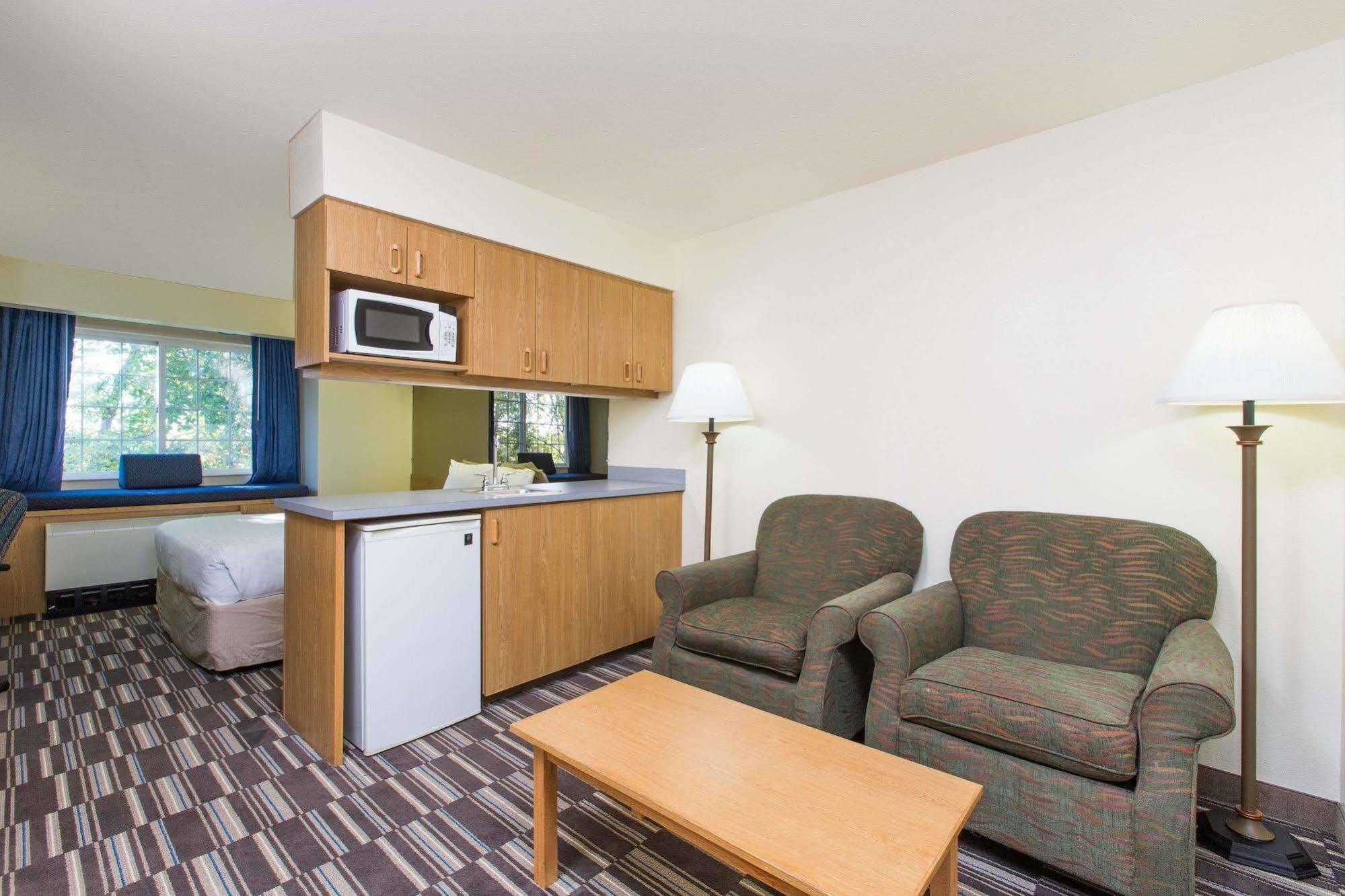 Baymont Inn & Suites By Wyndham Anchorage Airport Eksteriør billede